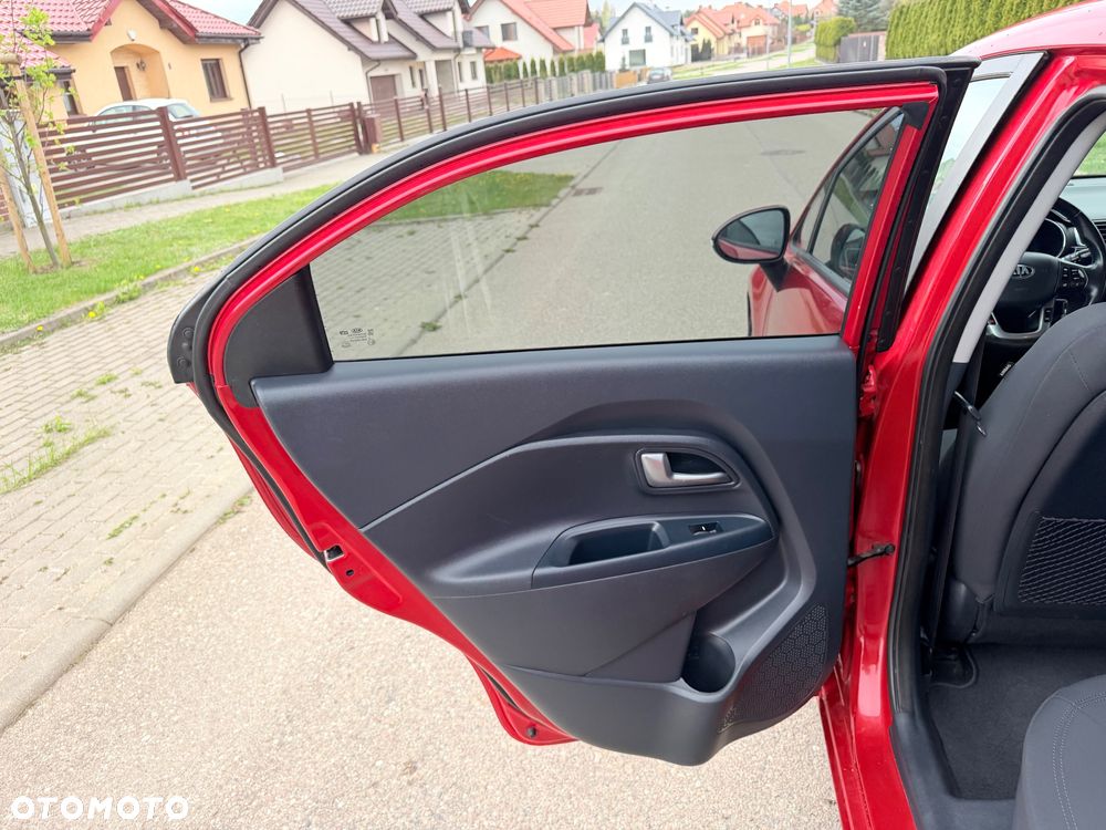 Kia Rio - 21