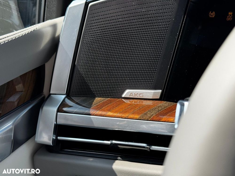 Cadillac Escalade - 29