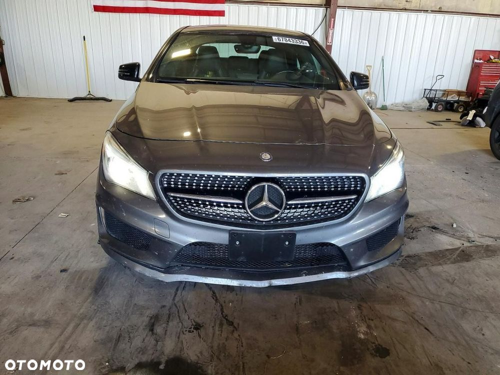 Mercedes-Benz CLA 250 4Matic 7G-DCT AMG Line - 2