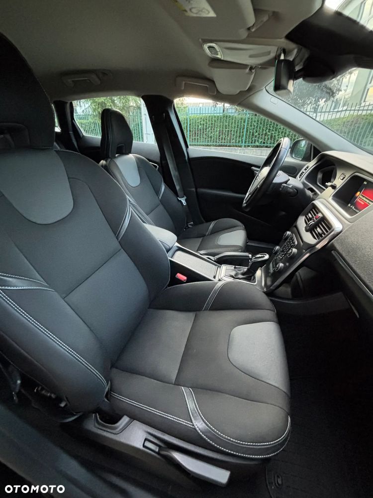 Volvo V40 D3 Geartronic Summum - 24