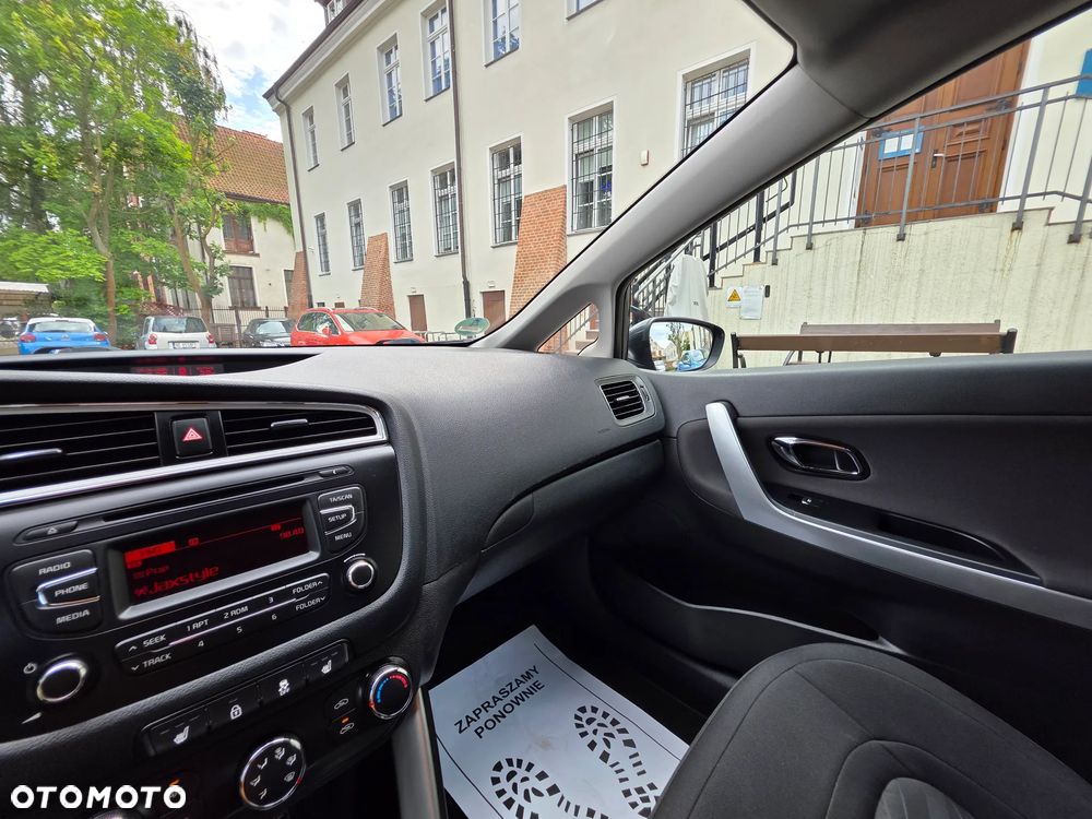 Kia Ceed 1.4 CVVT Dream Team Edition - 29