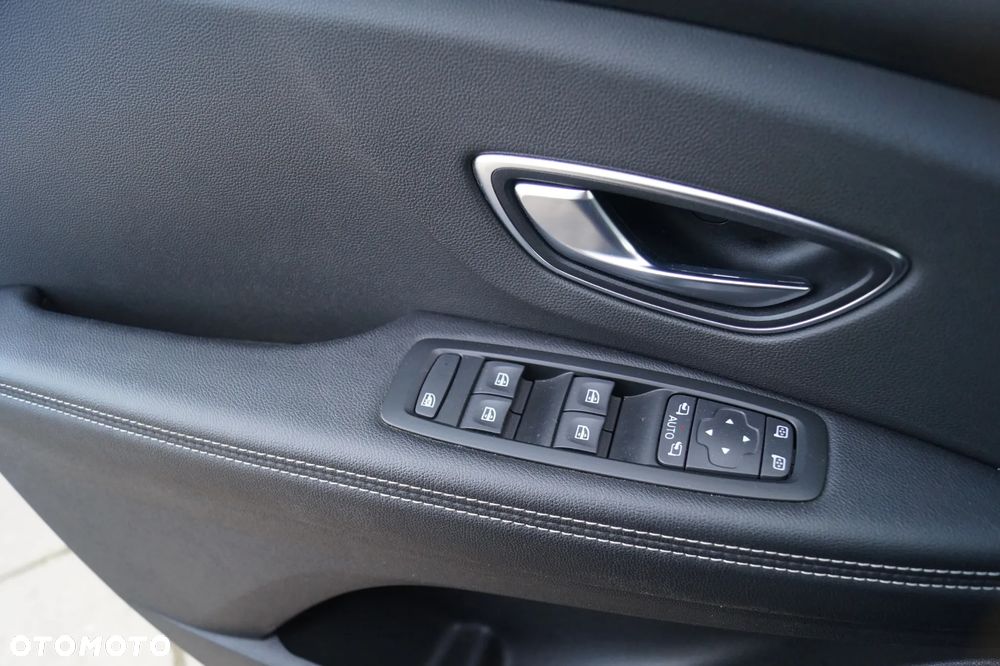 Renault Grand Scenic - 19