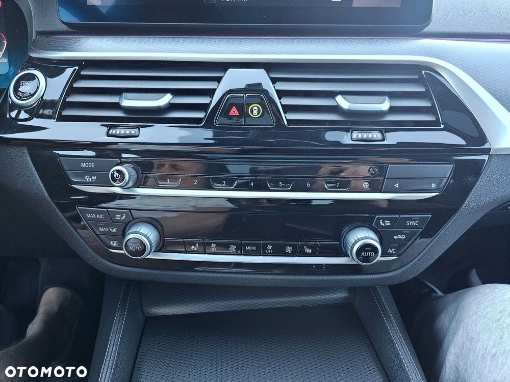 BMW Seria 5 520d xDrive M Sport Edition - 23