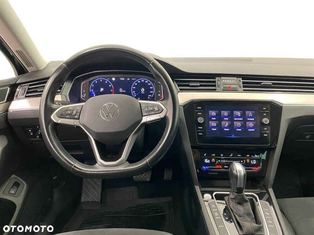 Volkswagen Passat - 10