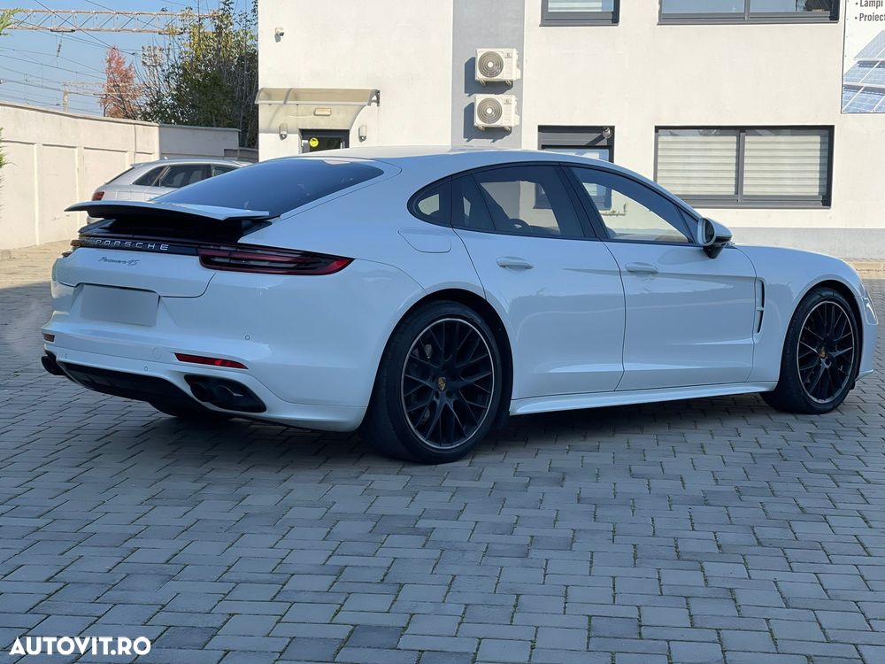 Porsche Panamera 4S - 3