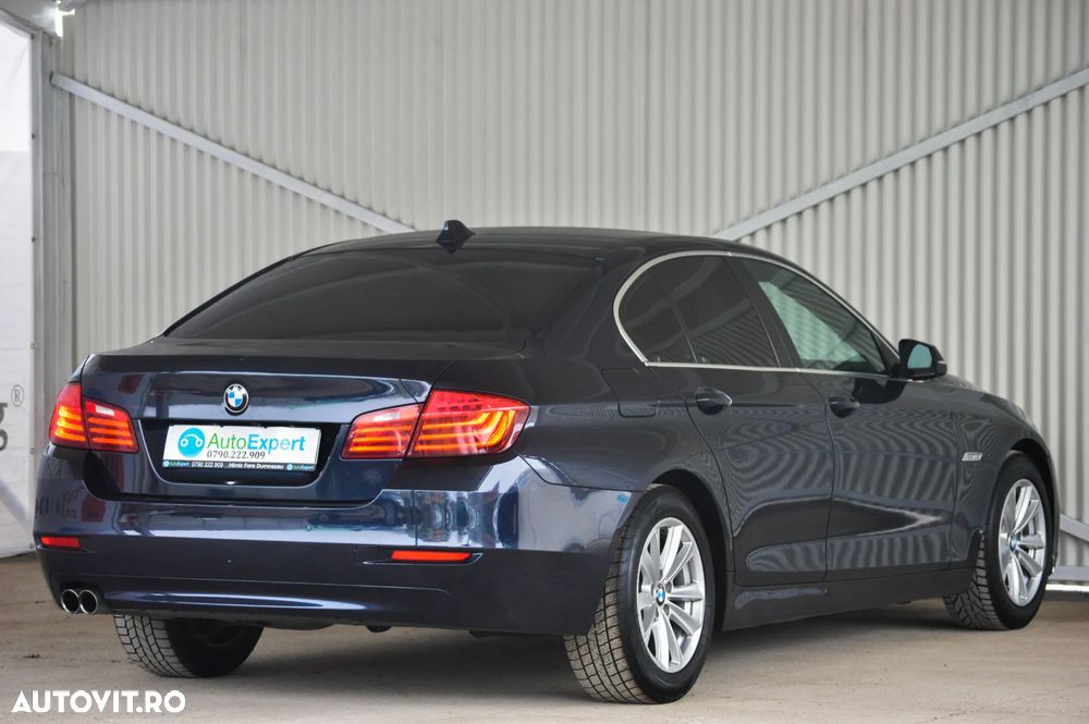 BMW Seria 5 520d Aut. Sport Line - 32