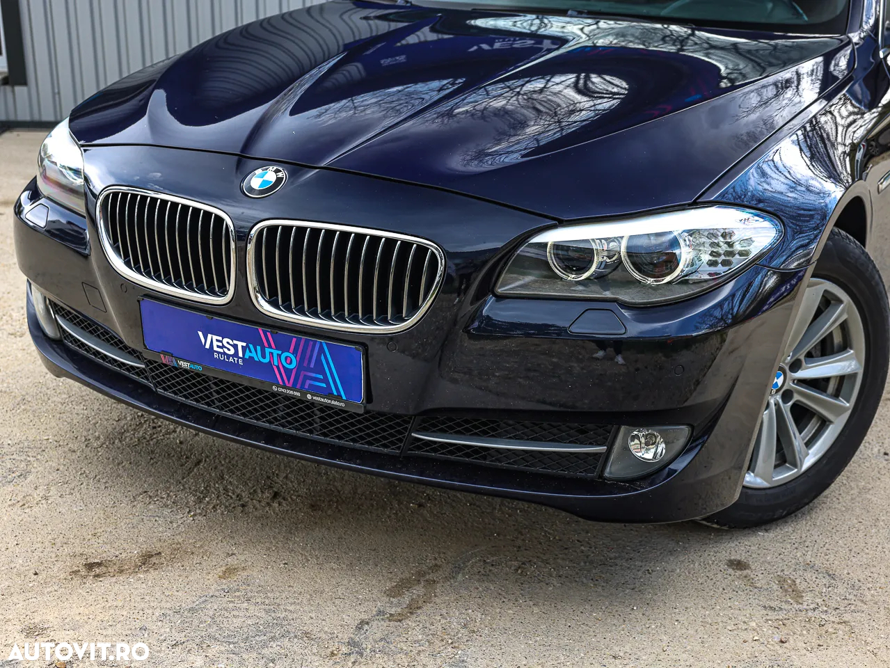 BMW Seria 5 520i Aut. - 32