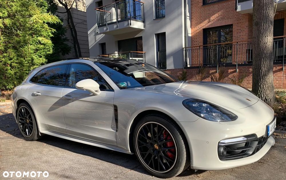 Porsche Panamera - 1
