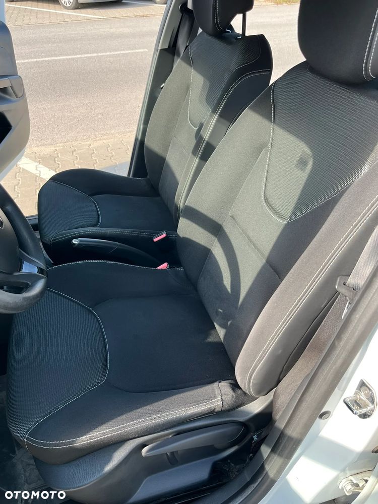 Renault Clio - 24
