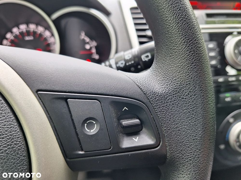 Kia Venga - 5