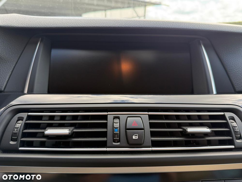 BMW Seria 5 520d xDrive - 27