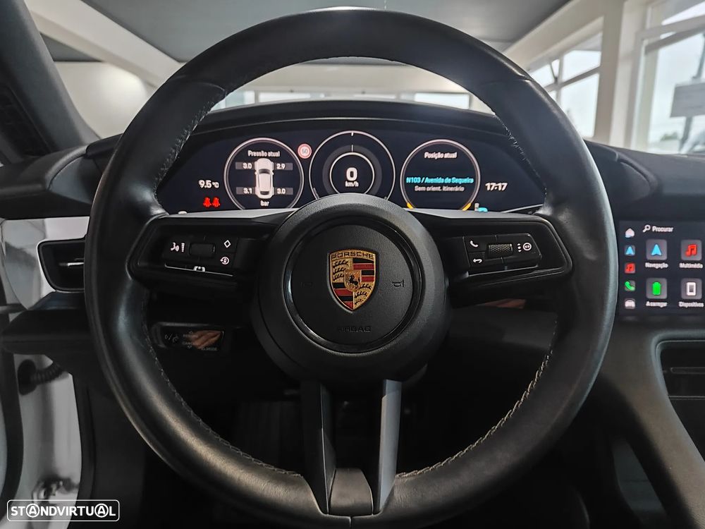 Porsche Taycan Cross Turismo 4 - 31