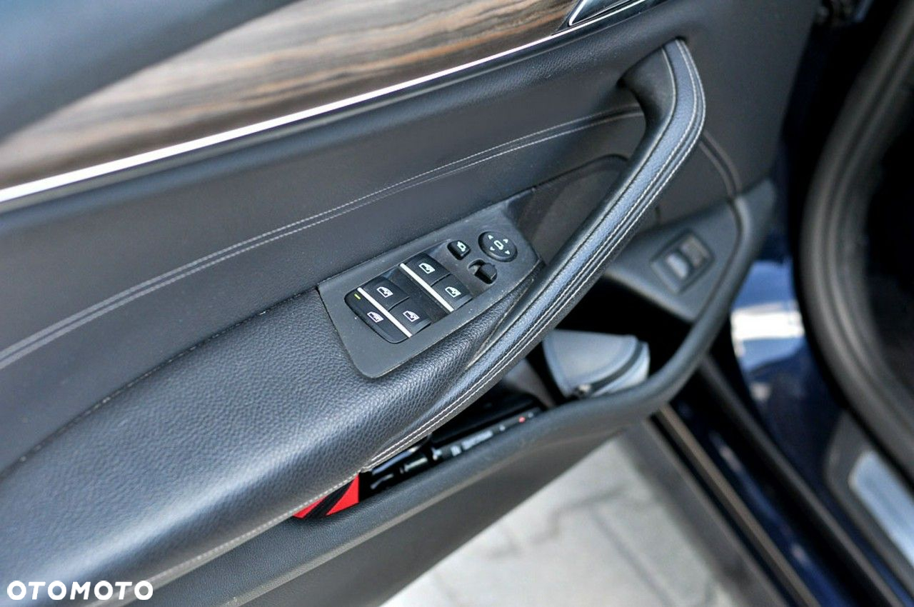 BMW Seria 5 520d Luxury Line sport - 13