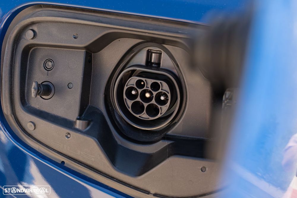 Toyota Prius 2.0 Plug-in Luxury - 8