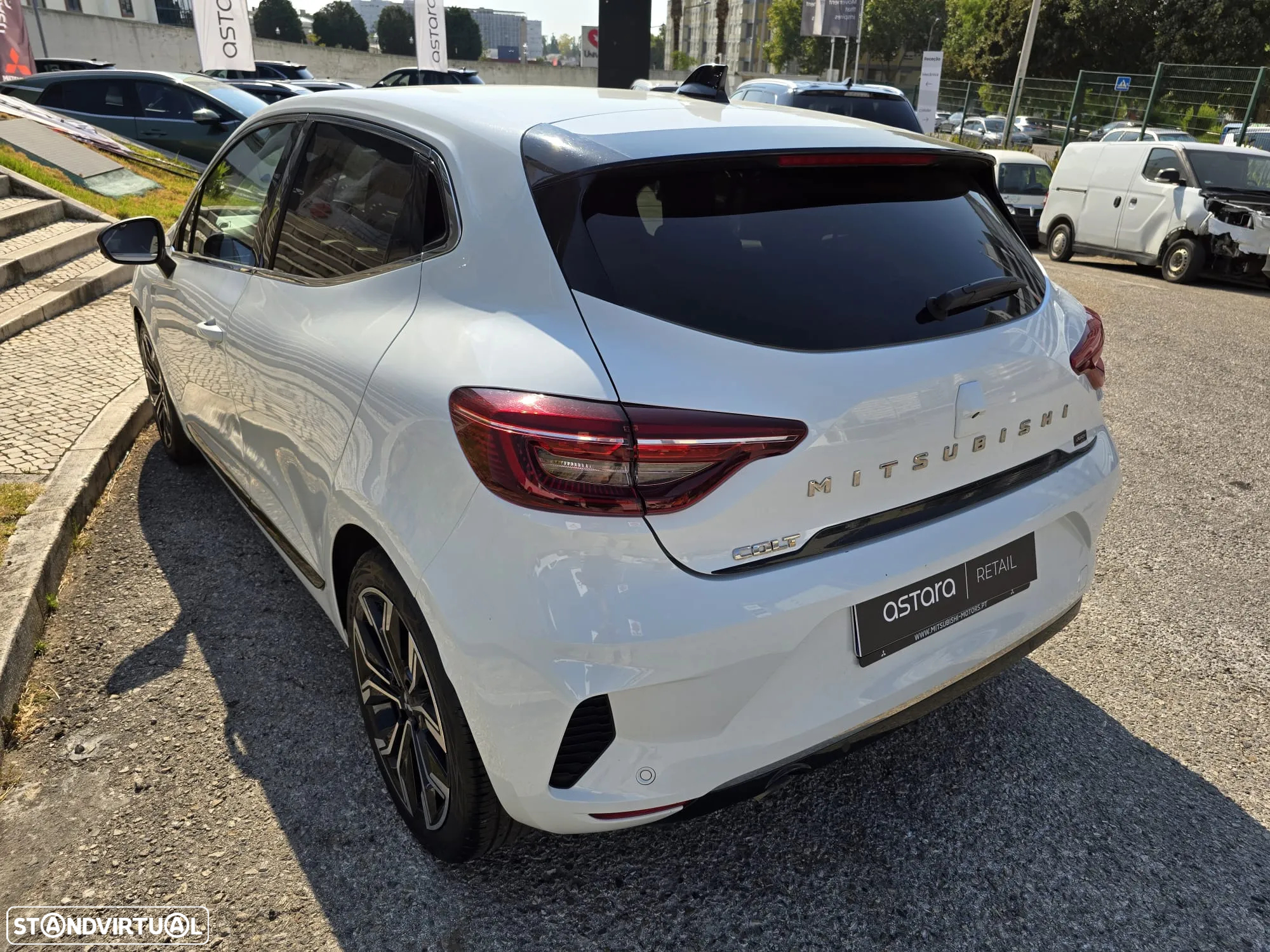 Mitsubishi Colt 1.0 MPI-T Launch Edition - 8