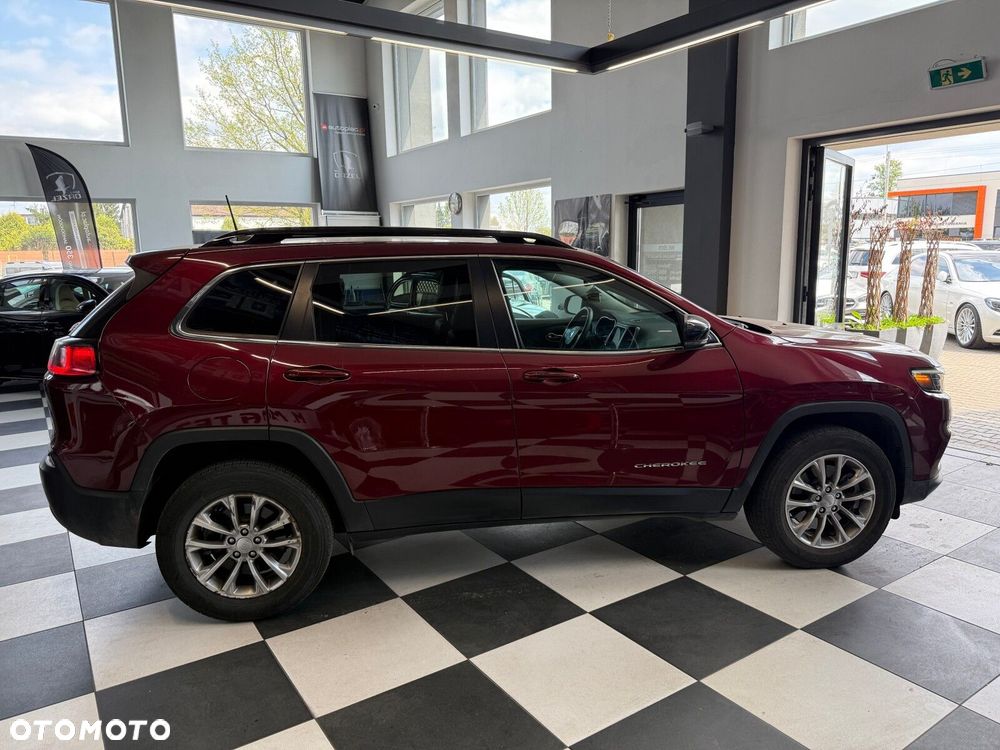 Jeep Cherokee - 4