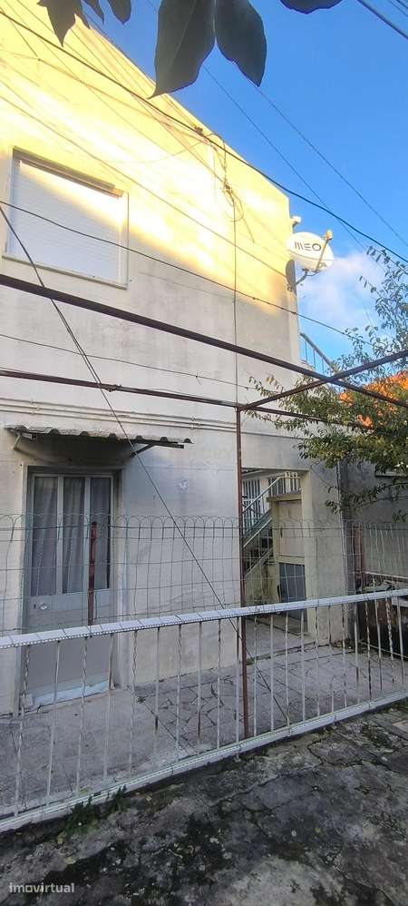 Prédio em Casal de Cambra para investimento - Grande imagem: 2/12