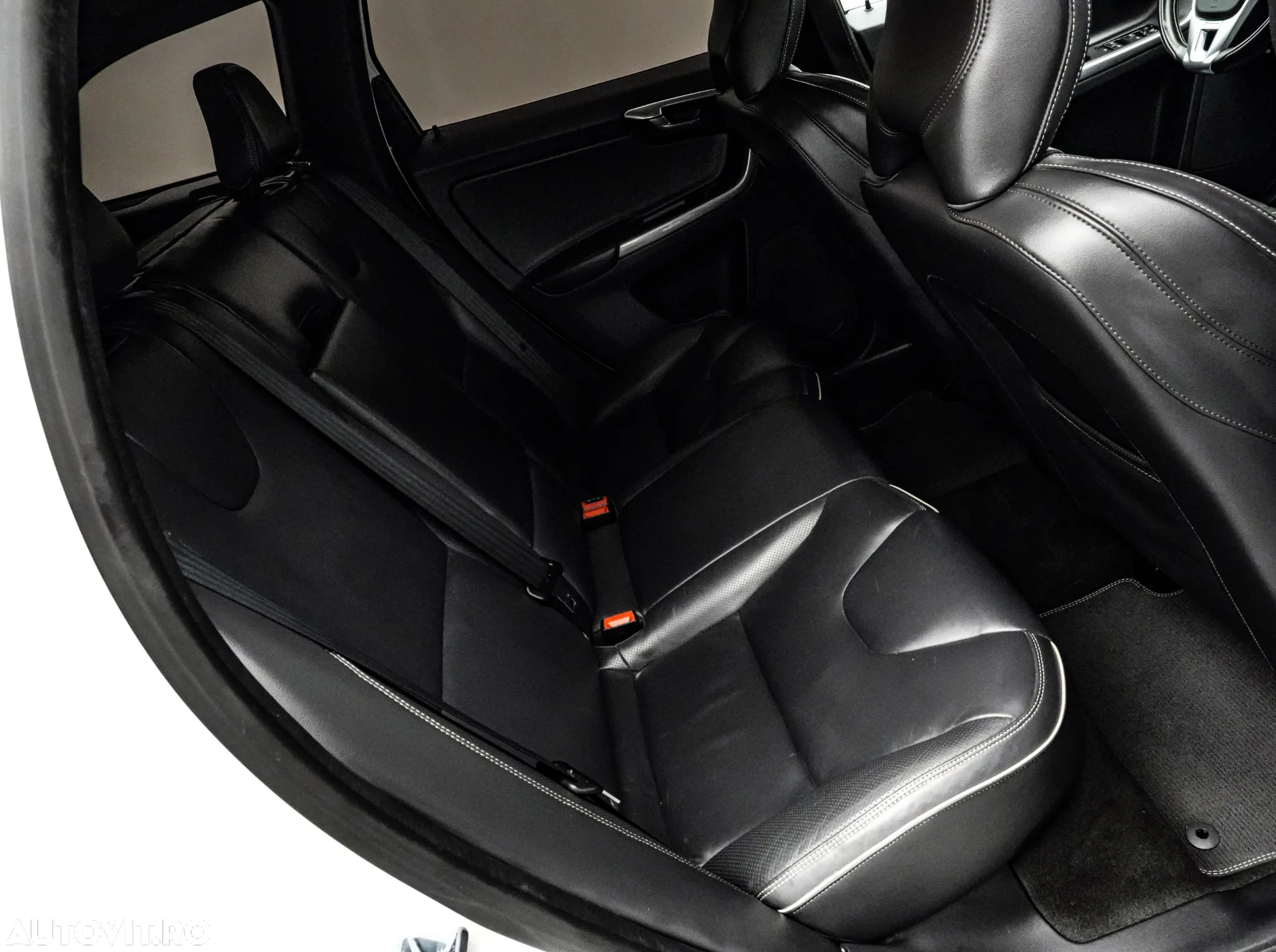 Volvo XC 60 D4AWD R-Design - 17
