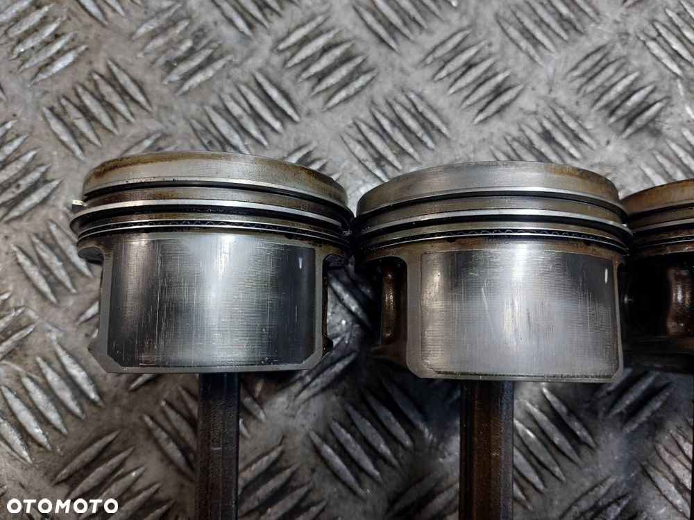 TŁOK + KORBOWÓD 4SZT KOMPLET VOLKSWAGEN PASSAT B5 1.6 8V AHL - 4