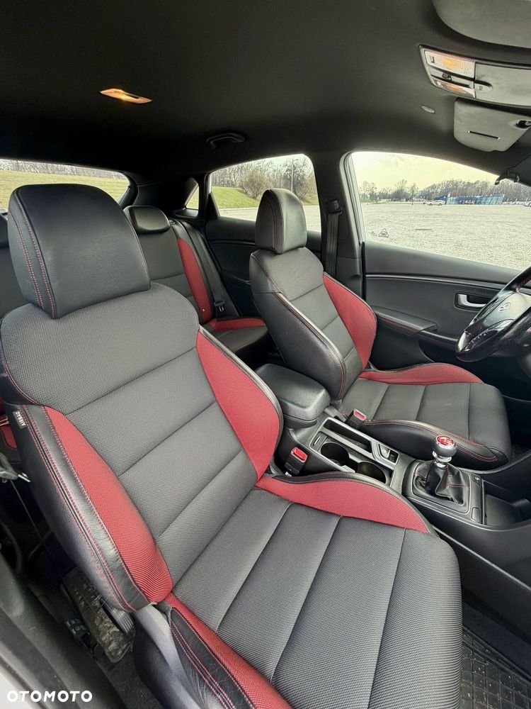 Hyundai i30 1.6 T GDI Turbo - 17