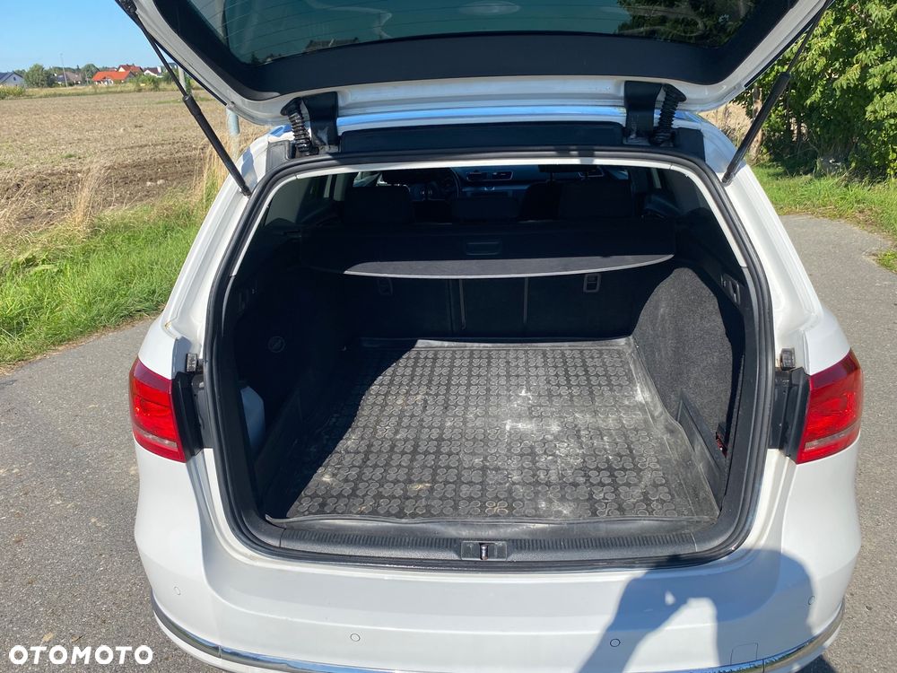 Volkswagen Passat 2.0 TDI Comfortline - 12