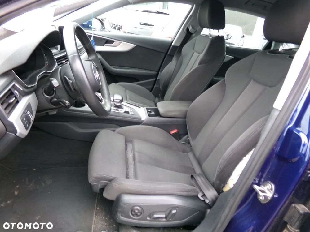 Audi A4 Limousine - 9