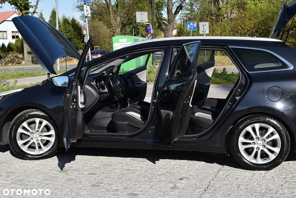 Kia Ceed - 10