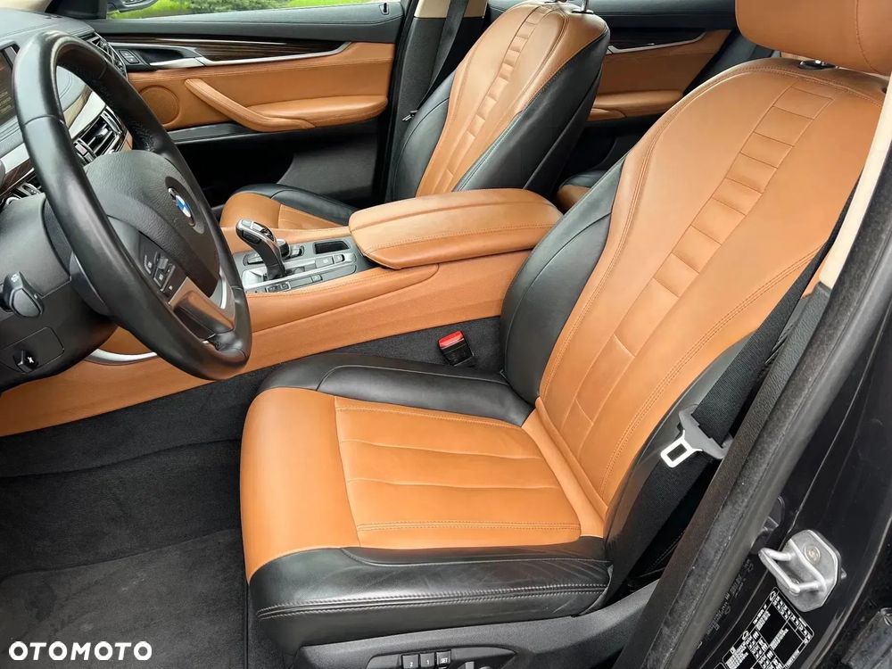 BMW X6 xDrive50i - 13