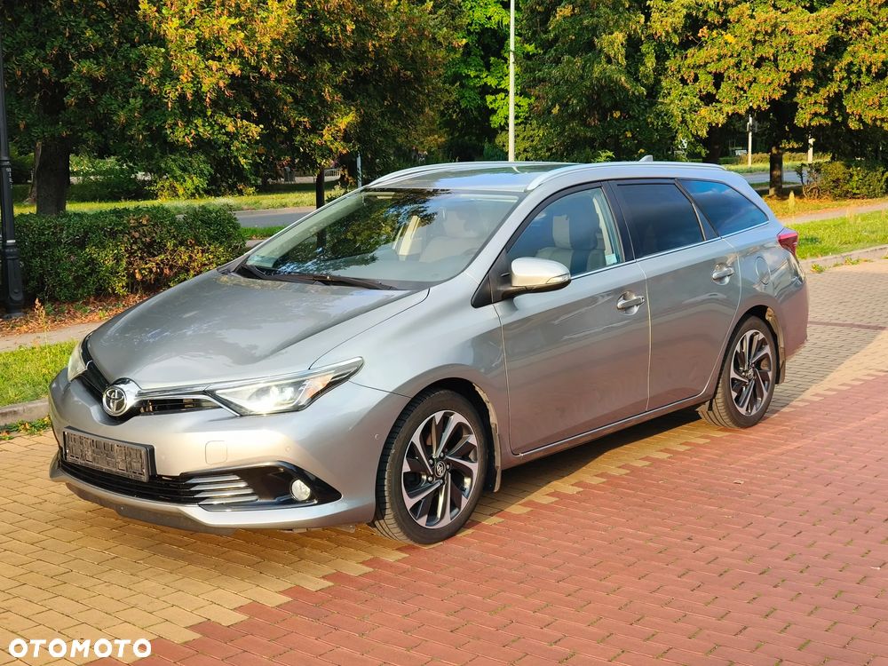Toyota Auris 1.6 Comfort - 1