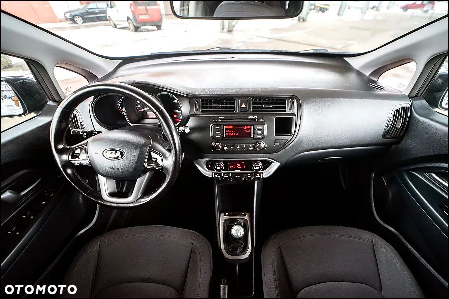 Kia Rio 1.2 Dream Team Edition - 16