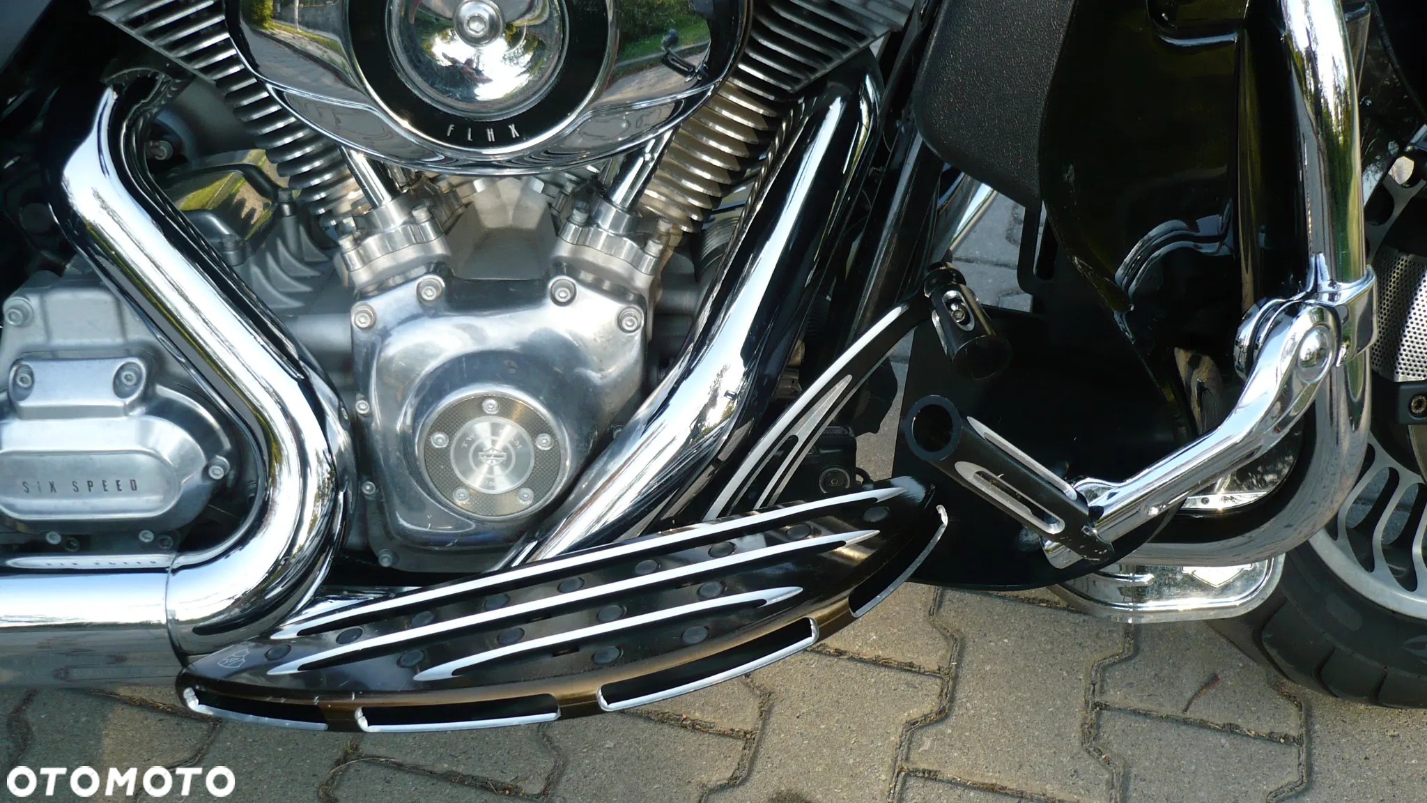 Harley-Davidson FLH Electra Glide - 14