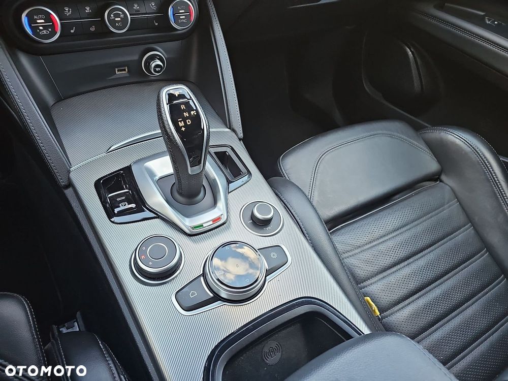 Alfa Romeo Stelvio 2.0 Turbo Veloce Q4 - 31