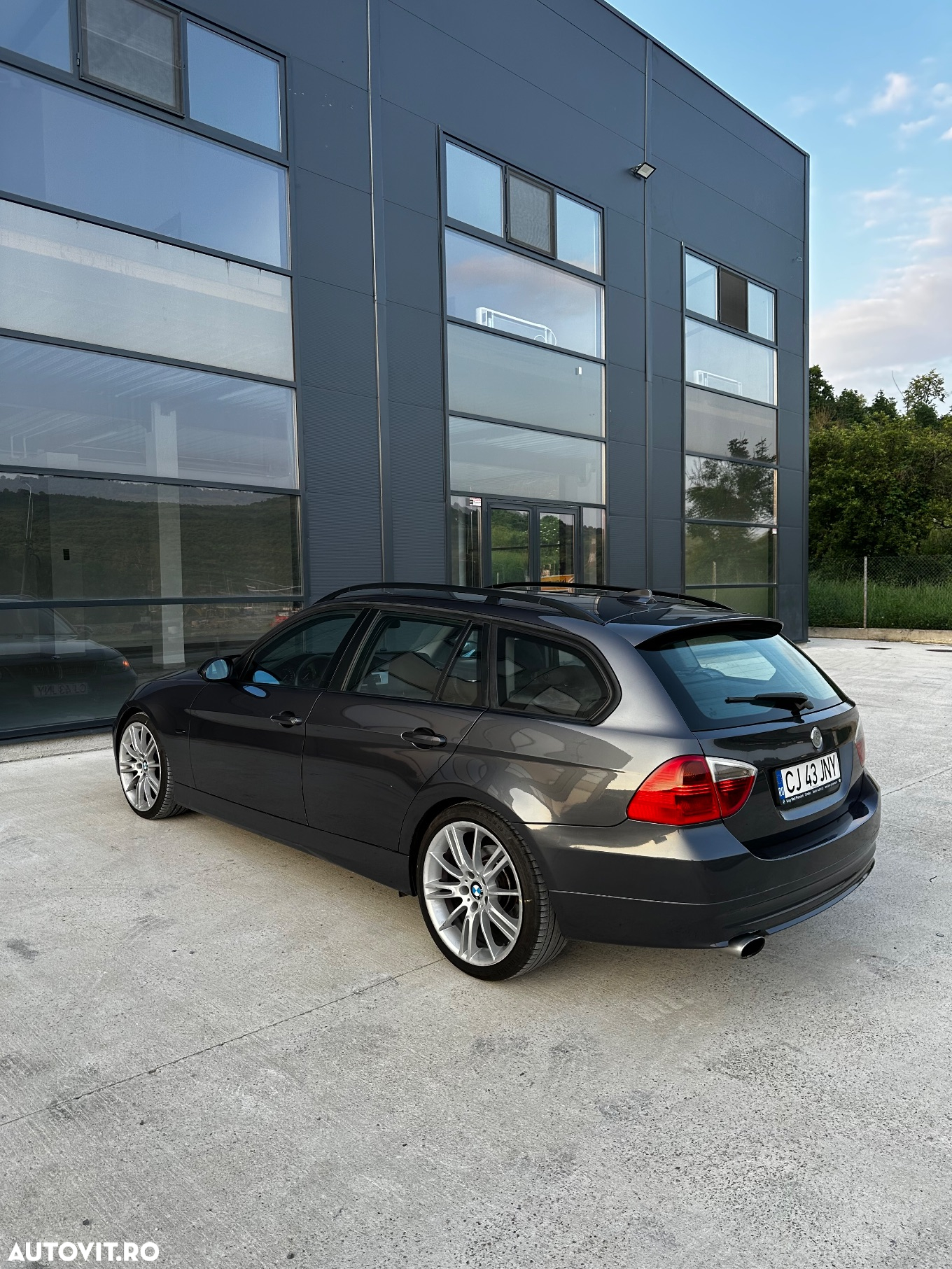 BMW Seria 3 318d - 4