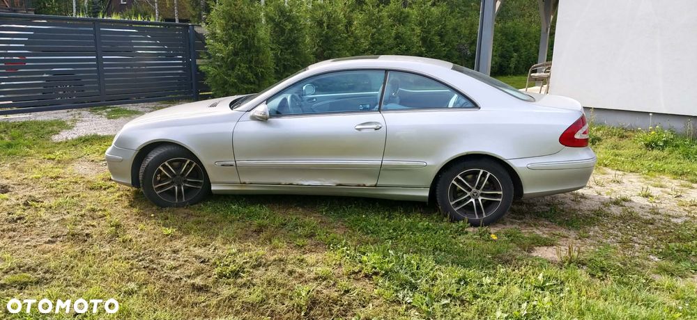 Mercedes-Benz CLK - 12
