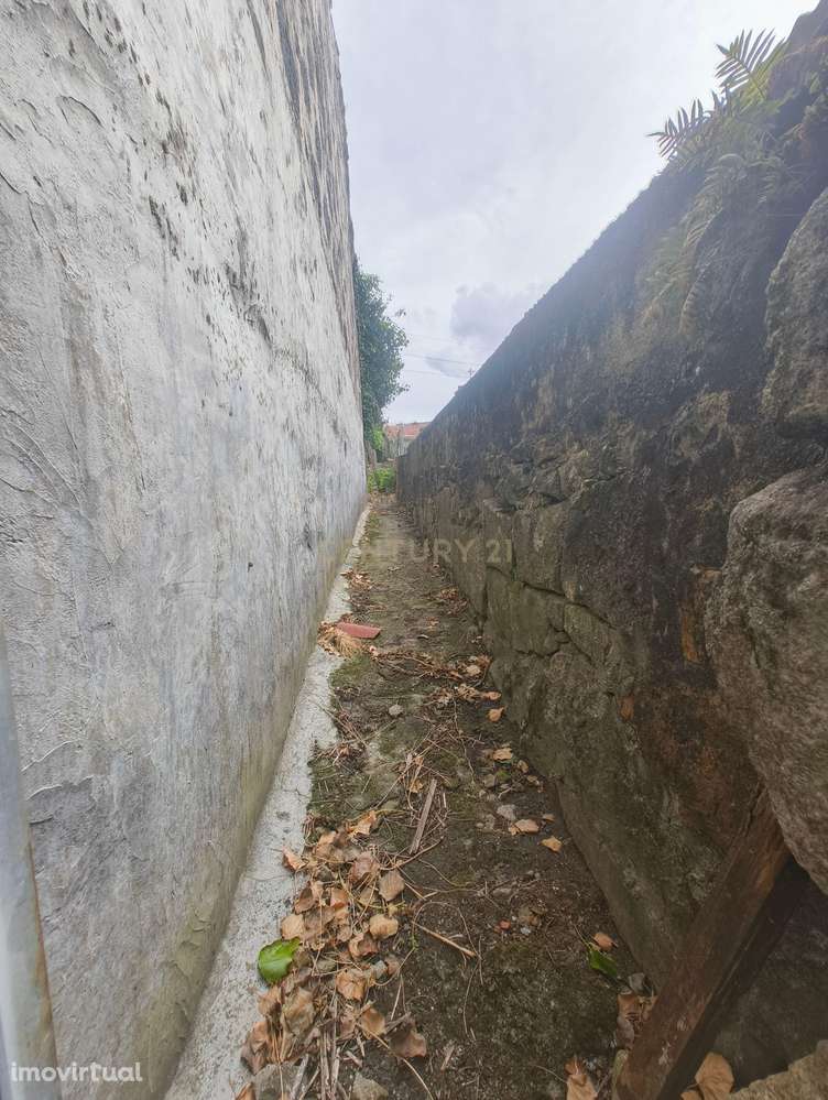 Terreno às Antas para construção em altura - Grande imagem: 2/10