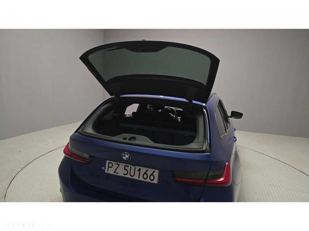 BMW Seria 3 320d xDrive M Sport - 26