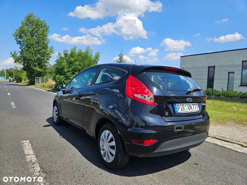 Ford Fiesta 1.25 Ambiente - 11