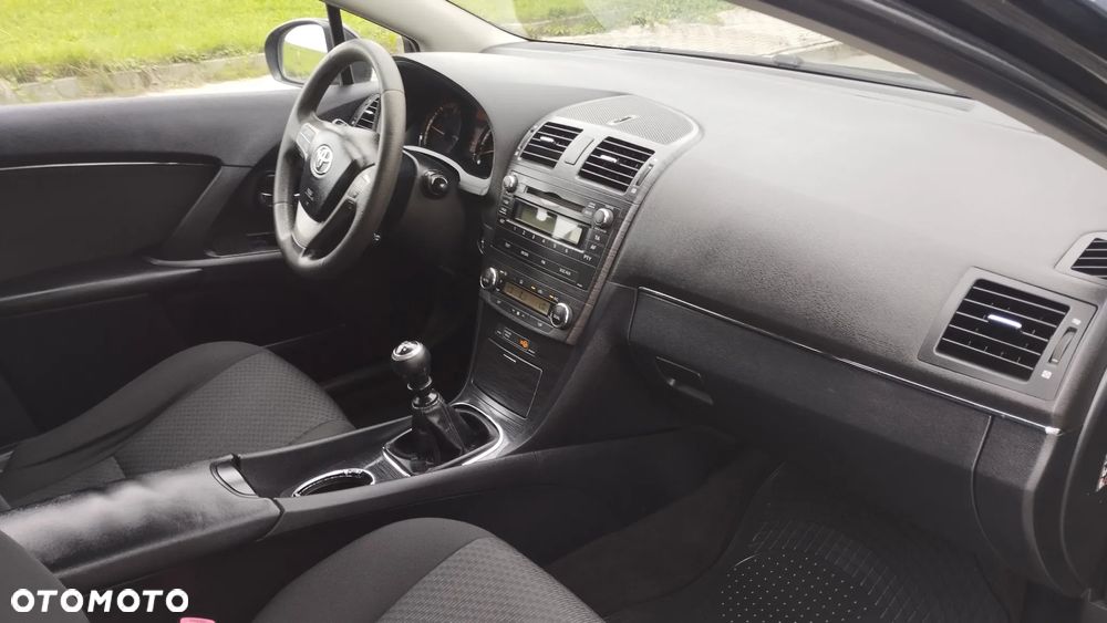 Toyota Avensis 2.0 D-4D Sol - 11