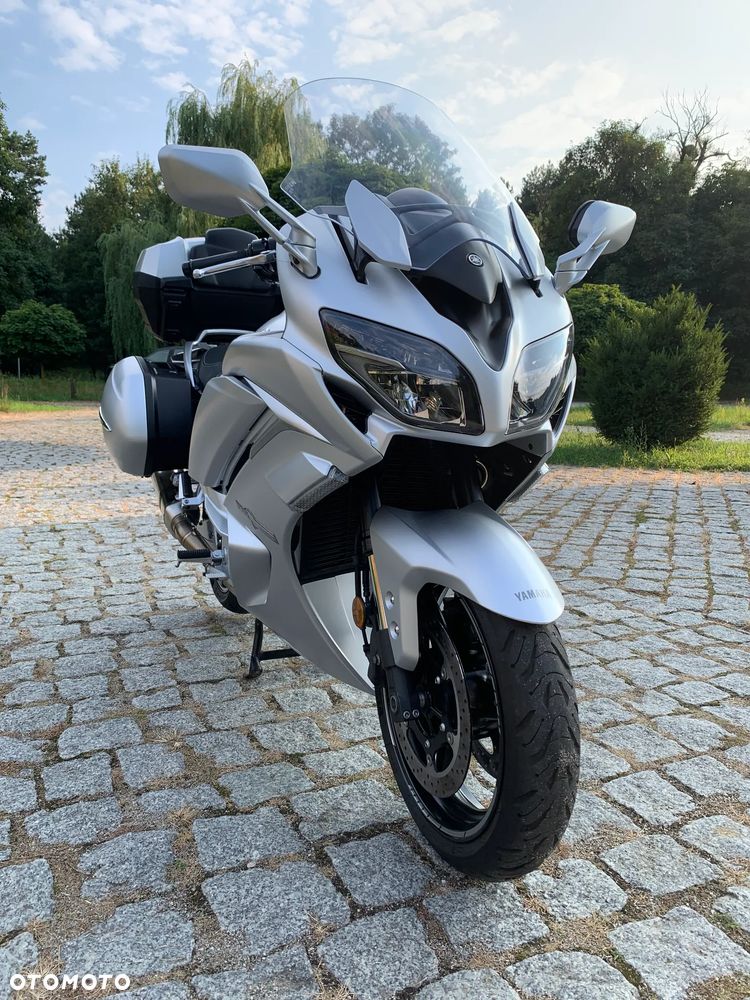 Yamaha FJR - 13