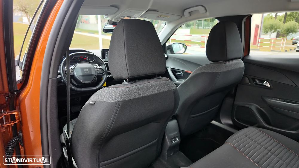 Peugeot 2008 PureTech 130 EAT8 GT - 29