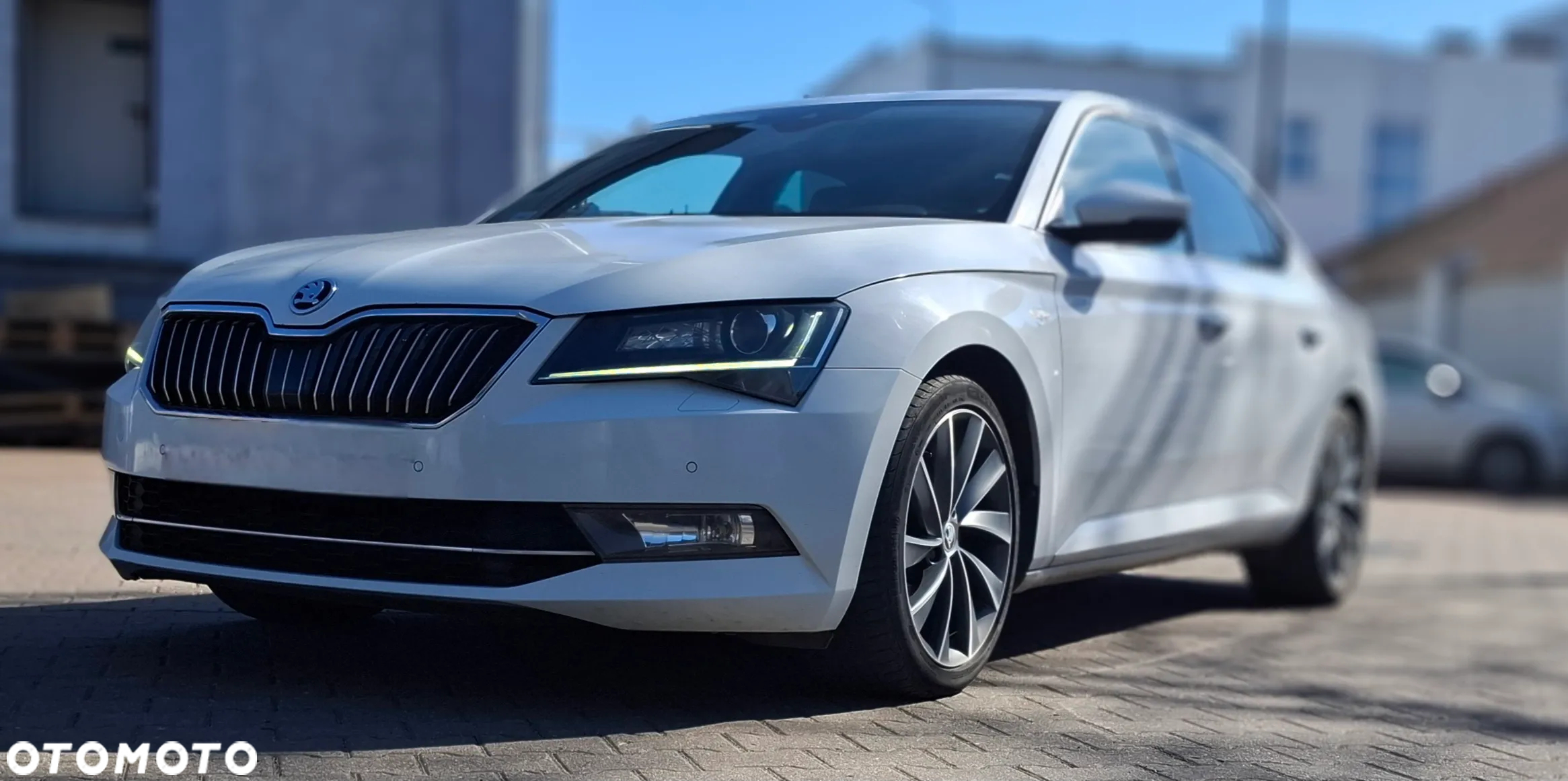 Skoda Superb 2.0 TDI 4x4 L&K DSG - 2