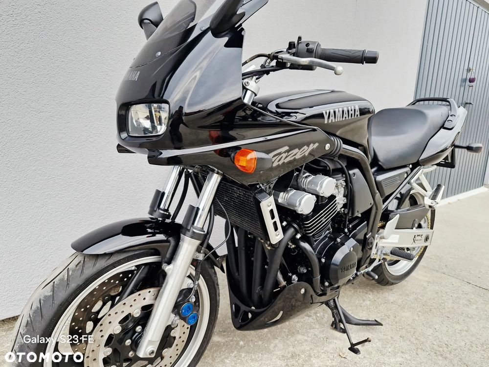 Yamaha FZS - 14