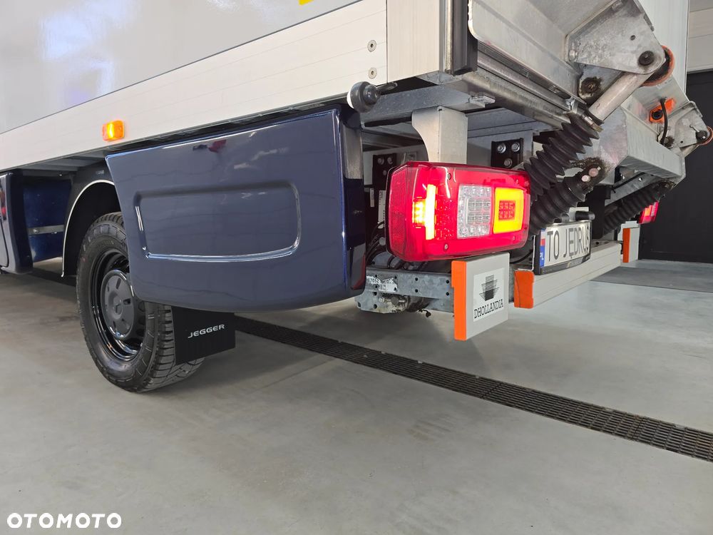 Mercedes-Benz SPRINTER 319 3.0 CDI KONTENER 4,28cmDługi 2,29cmSzero 2,24cmWysok + WINDA 750Kg 42Tyś km SERWIS DO OSTATNIEGO Km ASO MERCEDES-BENZ SALON PL STAN NOWY NOWY NOWY FABRYCZNA GWARANCJA - 22