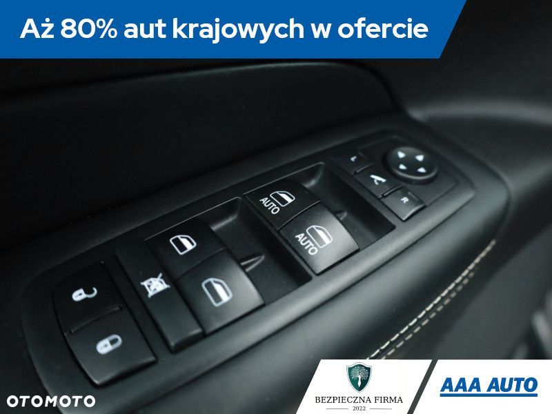 Jeep Grand Cherokee - 22