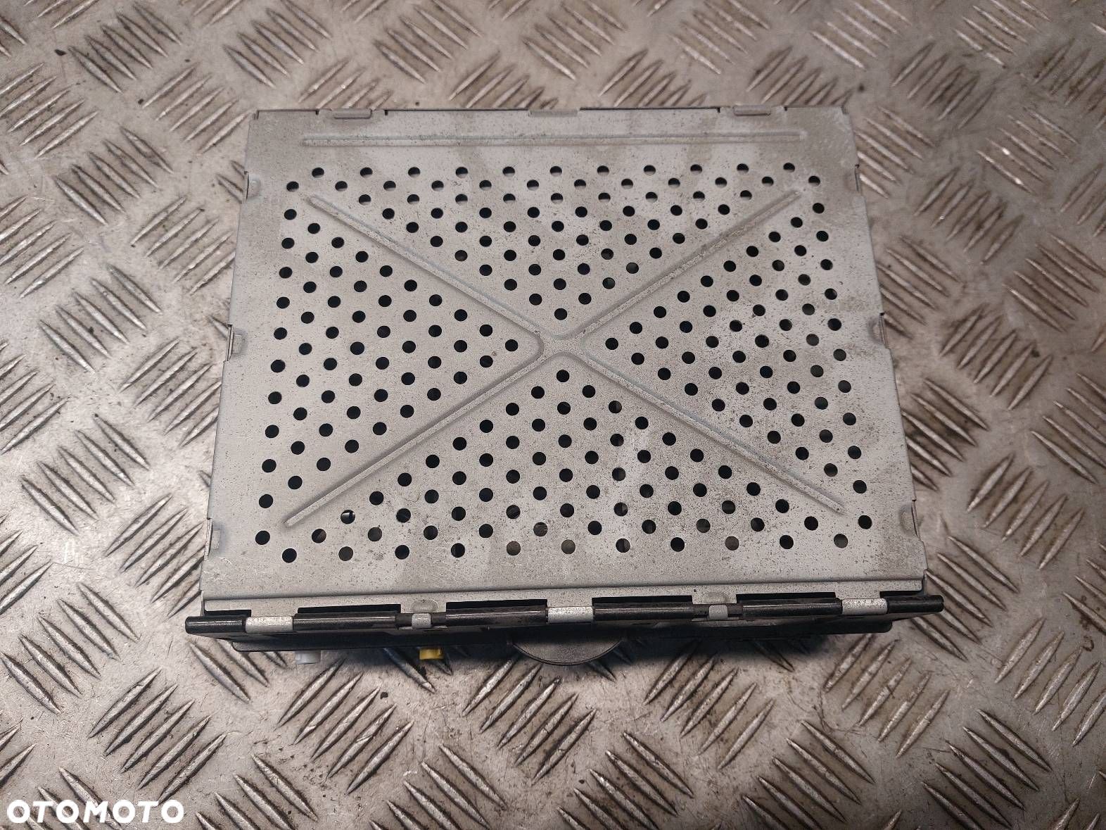 WZMACNIACZ RADIA AUDI A6 C6 4F0035541B - 1