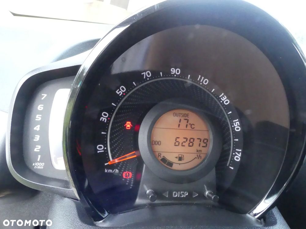 Toyota Aygo x-play - 35