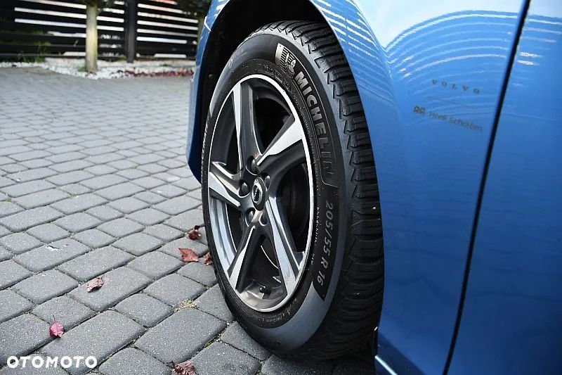 Volvo V40 D3 Drive-E SCR R-Design Momentum - 32