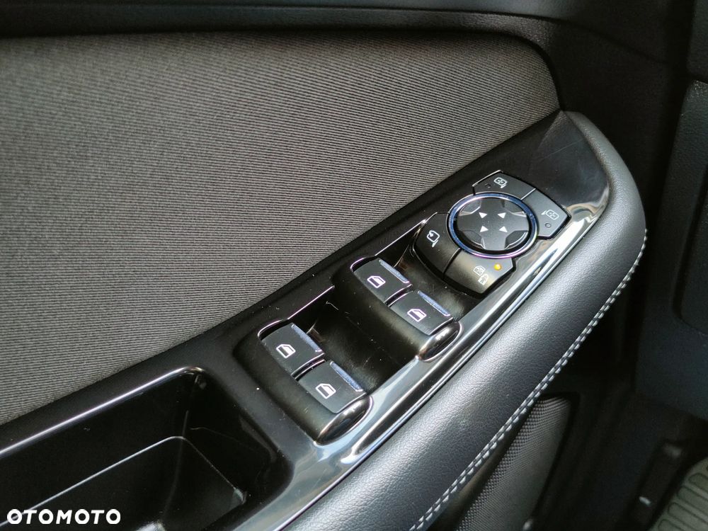 Ford S-Max 2.0 TDCi Titanium PowerShift - 32