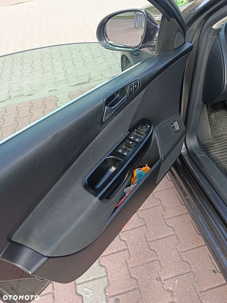 Volkswagen Passat 2.0 TDI Comfortline R-Style - 9
