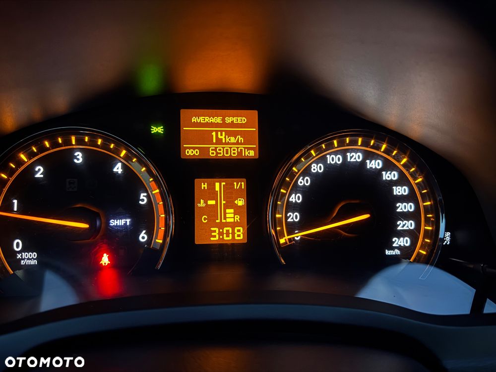 Toyota Avensis 2.0 D-4D Sol Premium - 30